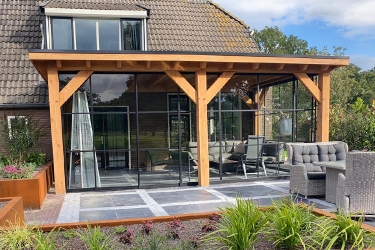 Ontvanger weefgetouw Ithaca Houten terrasoverkapping │Terrasoverkappingen4U